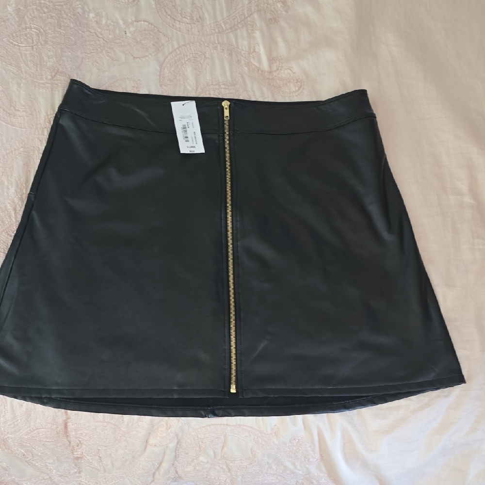 BOLD elements Black Mini A-Line Skirt